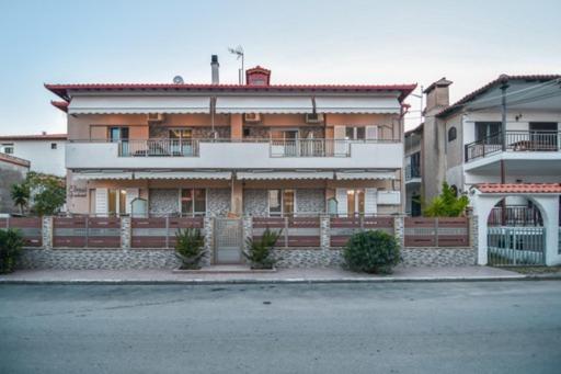 Elenas Apartments Sarti Dış mekan fotoğraf